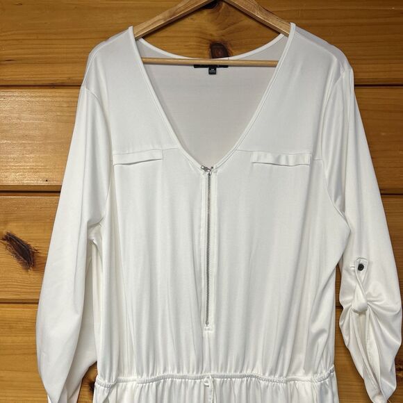 Stretchy Ups & Downs 3/4 Roll Tab Sleeve White Jumpsuit Zippered Front - Size 3X - Picture 2 of 4